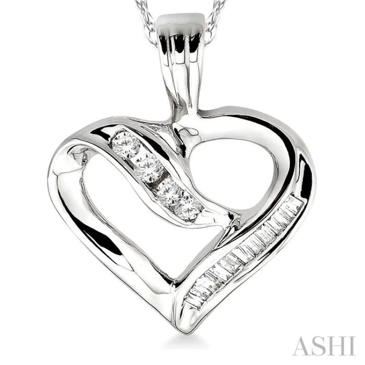 1/4 Ctw Diamond Heart Pendant in 10K White Gold with Chain