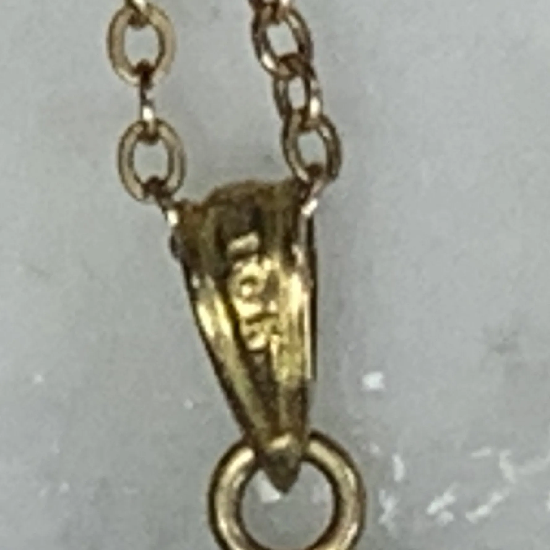 1930s Diamond Pendant in 10K Yellow Gold Filigree. Drop Pendant with Art Nouveau Style.