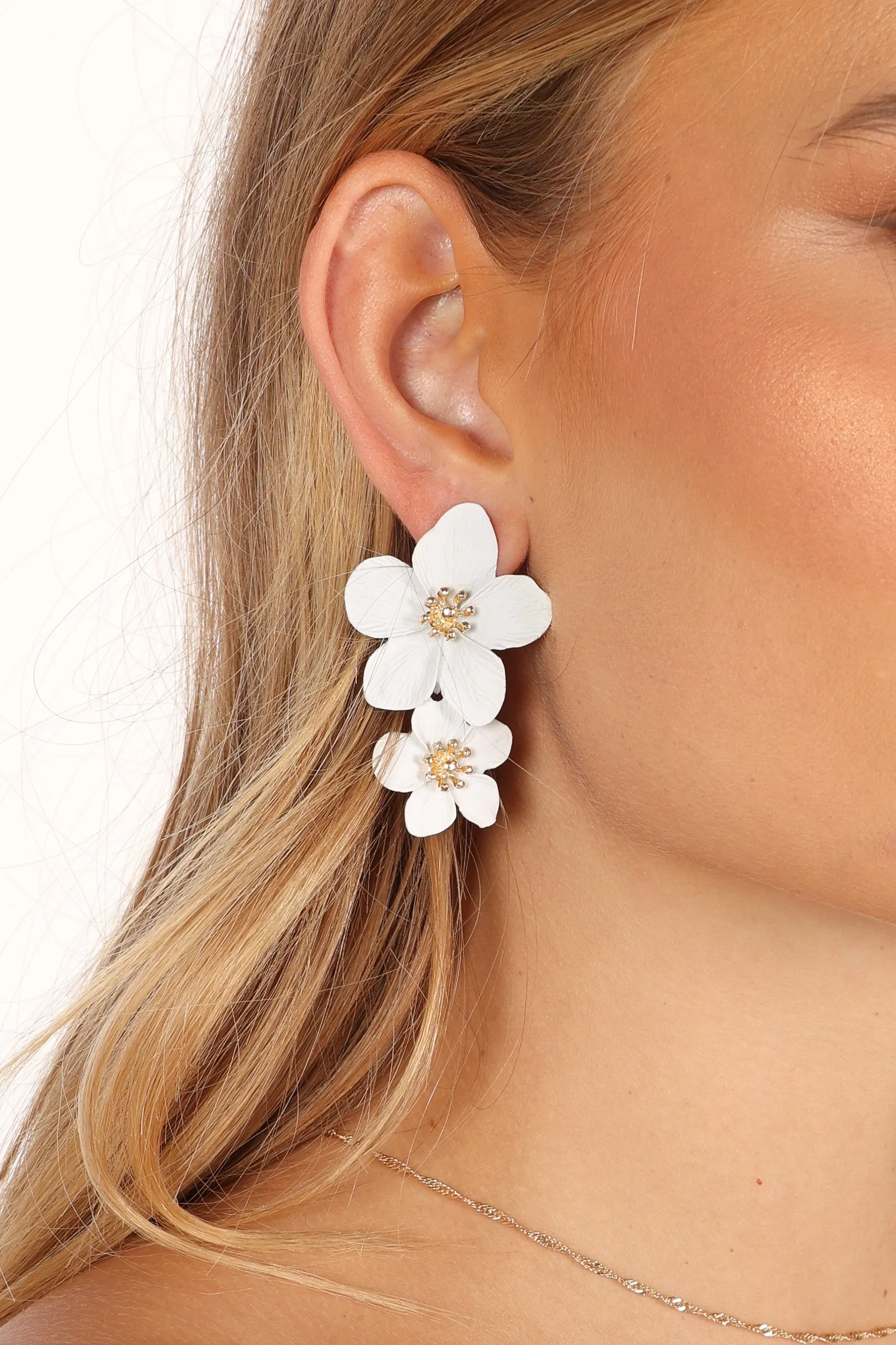 Alexa Flower Earrings - White