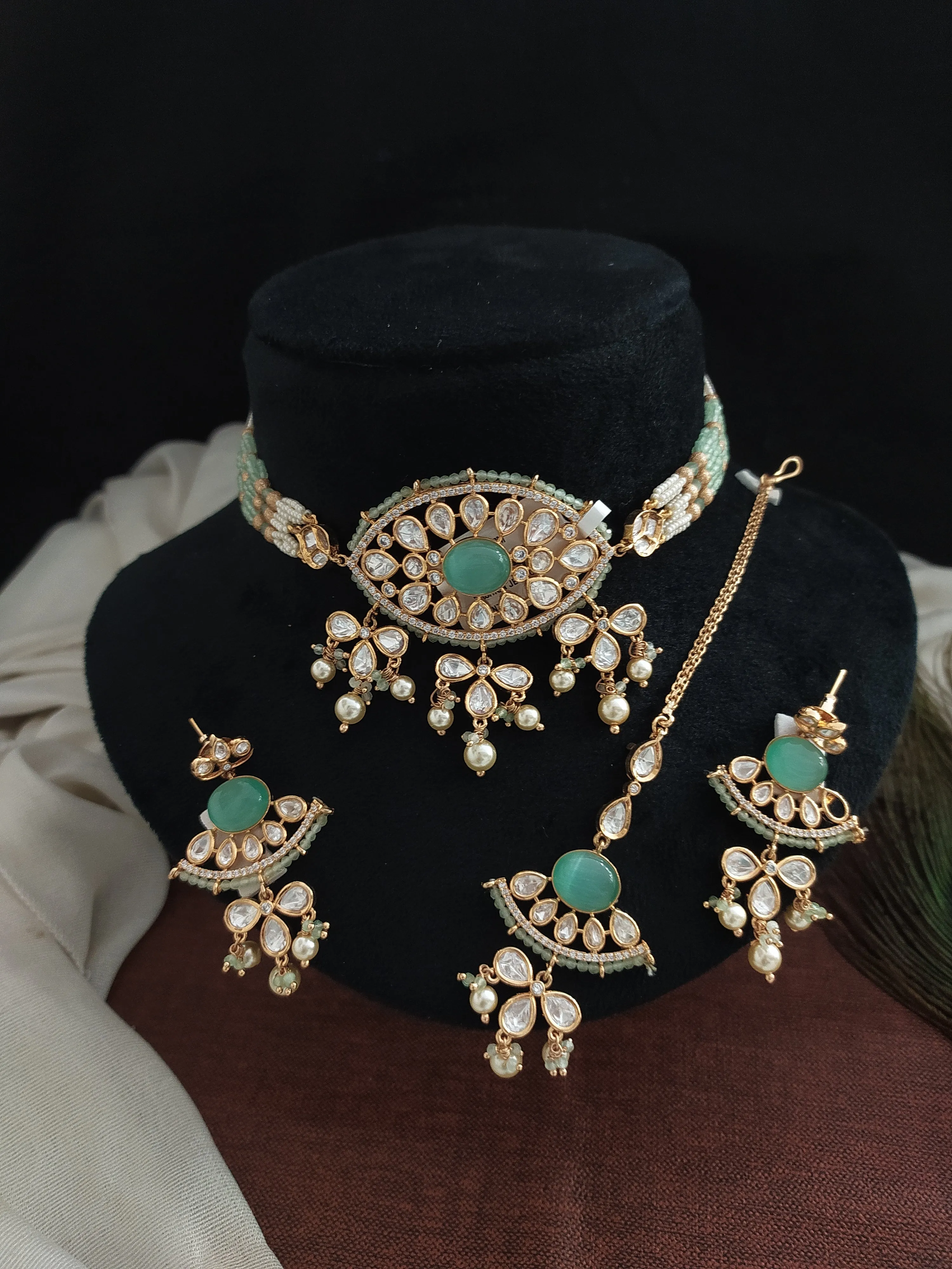 Beautiful Kundan Choker Set