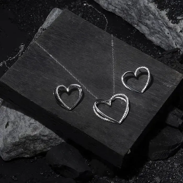 Intricate Twirl Heart Pendant Chain set