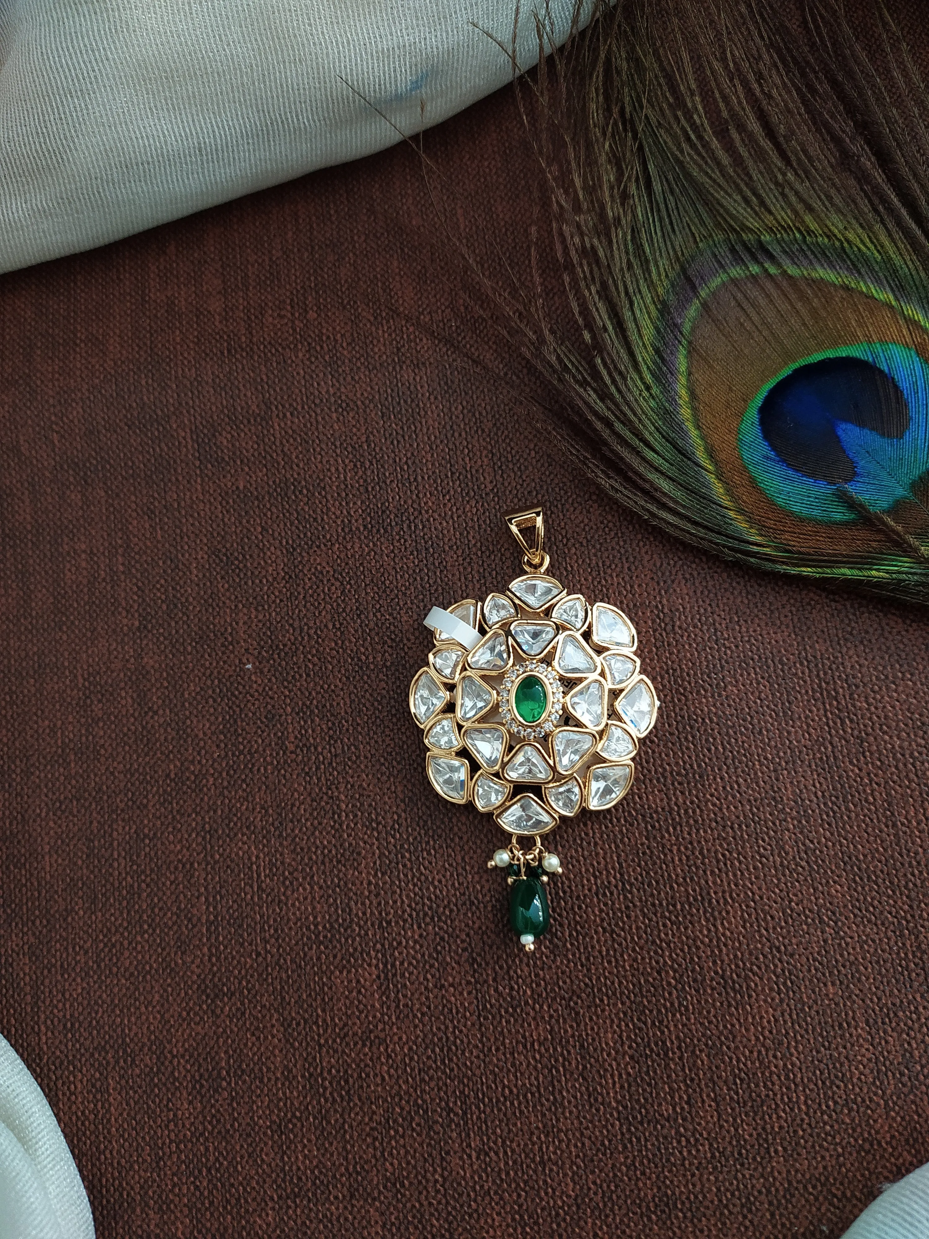 Kundan Pendant with Studs Crafted with Uncut Diamond Stones